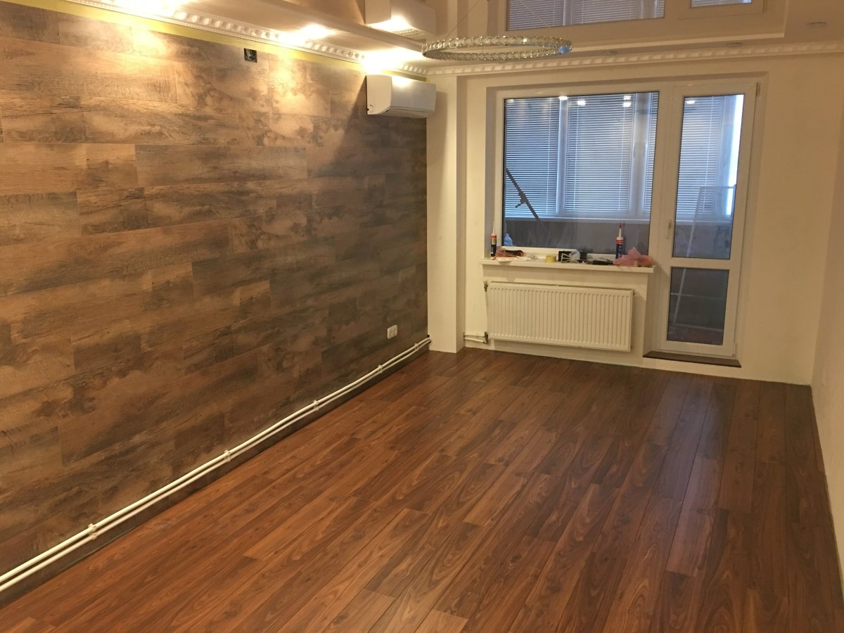 Ламинат на стене диагонально