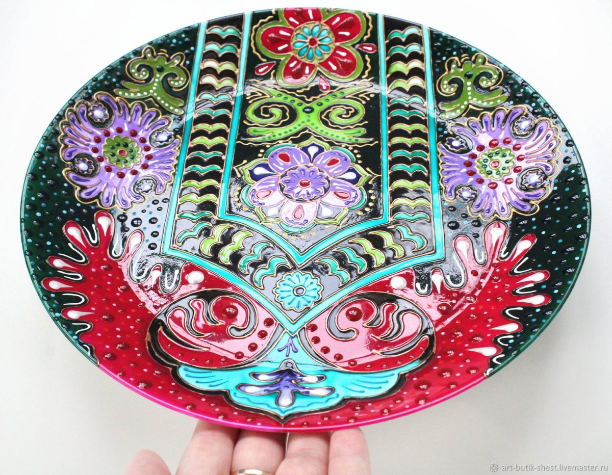 Восточные расписные тарелки