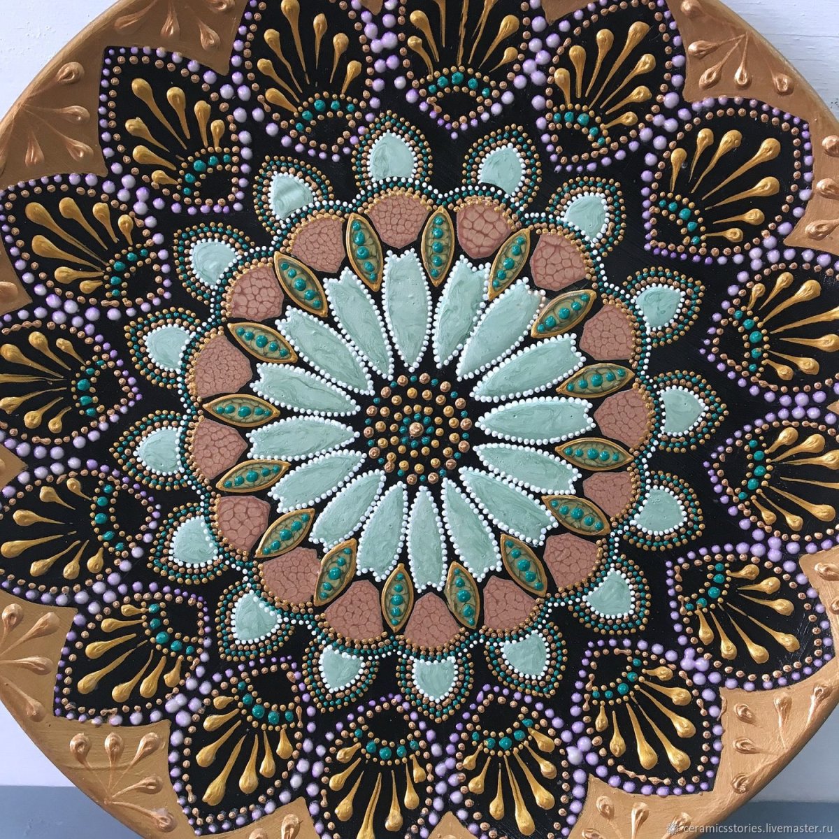 Алина Нуреева точечная роспись