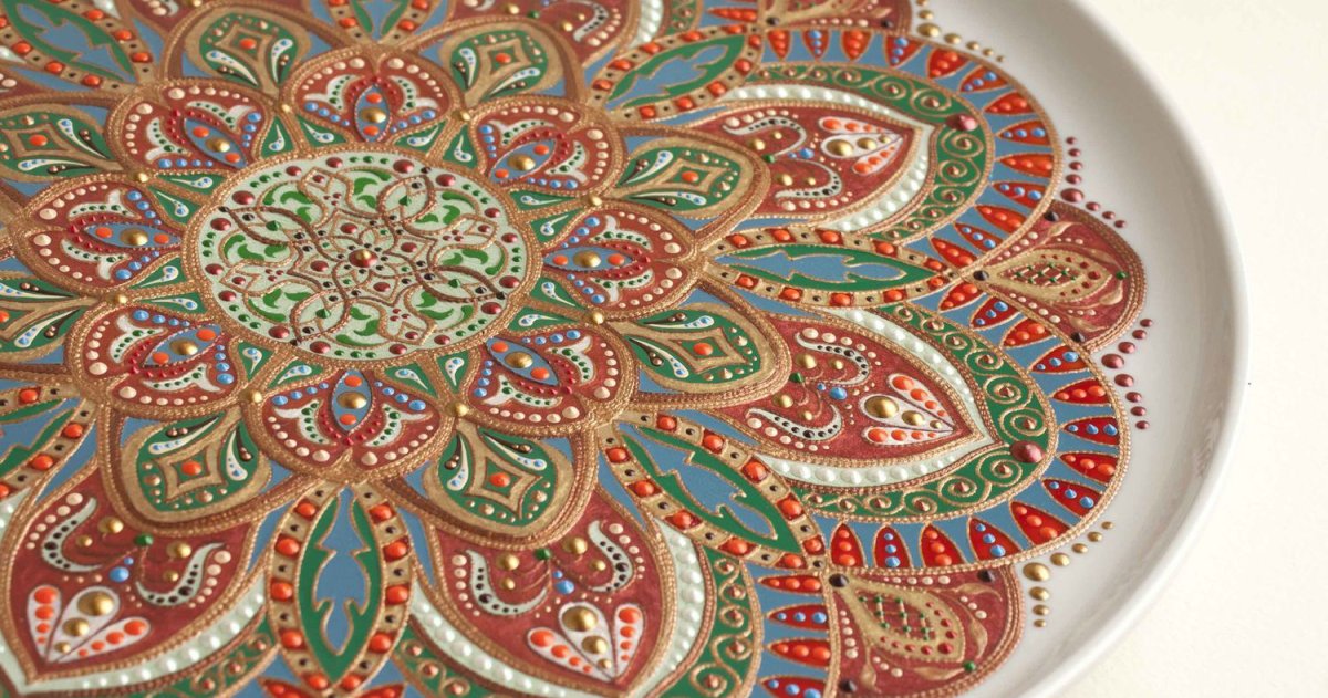 Точечная роспись тарелок