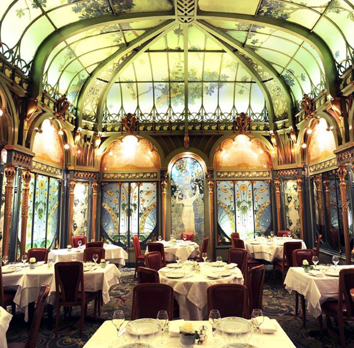 Ресторан Максим в Париже