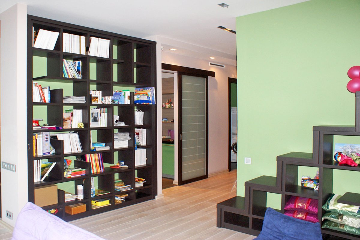 Встраиваемые стеллажи