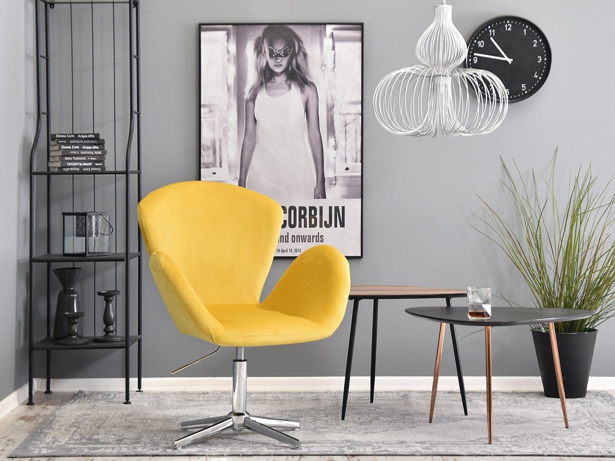 Серое кресло в интерьере