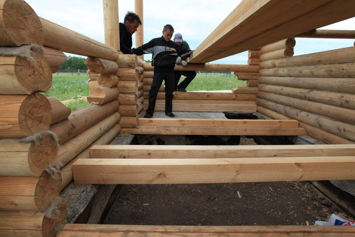 Перекрытие из бревен