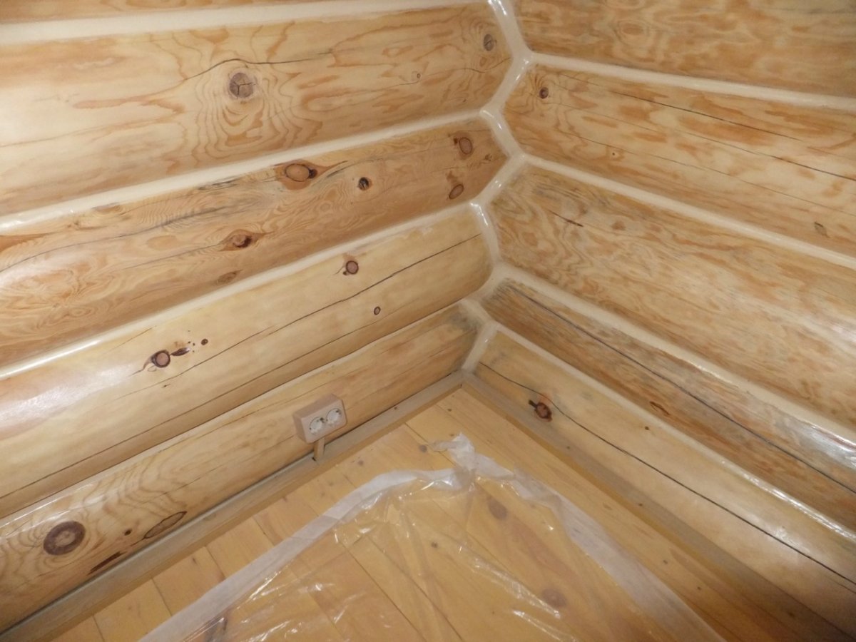 Плинтус в деревянном доме