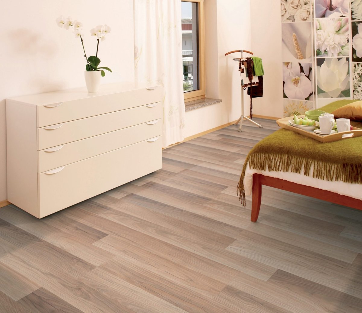 Светлый пол в интерьере