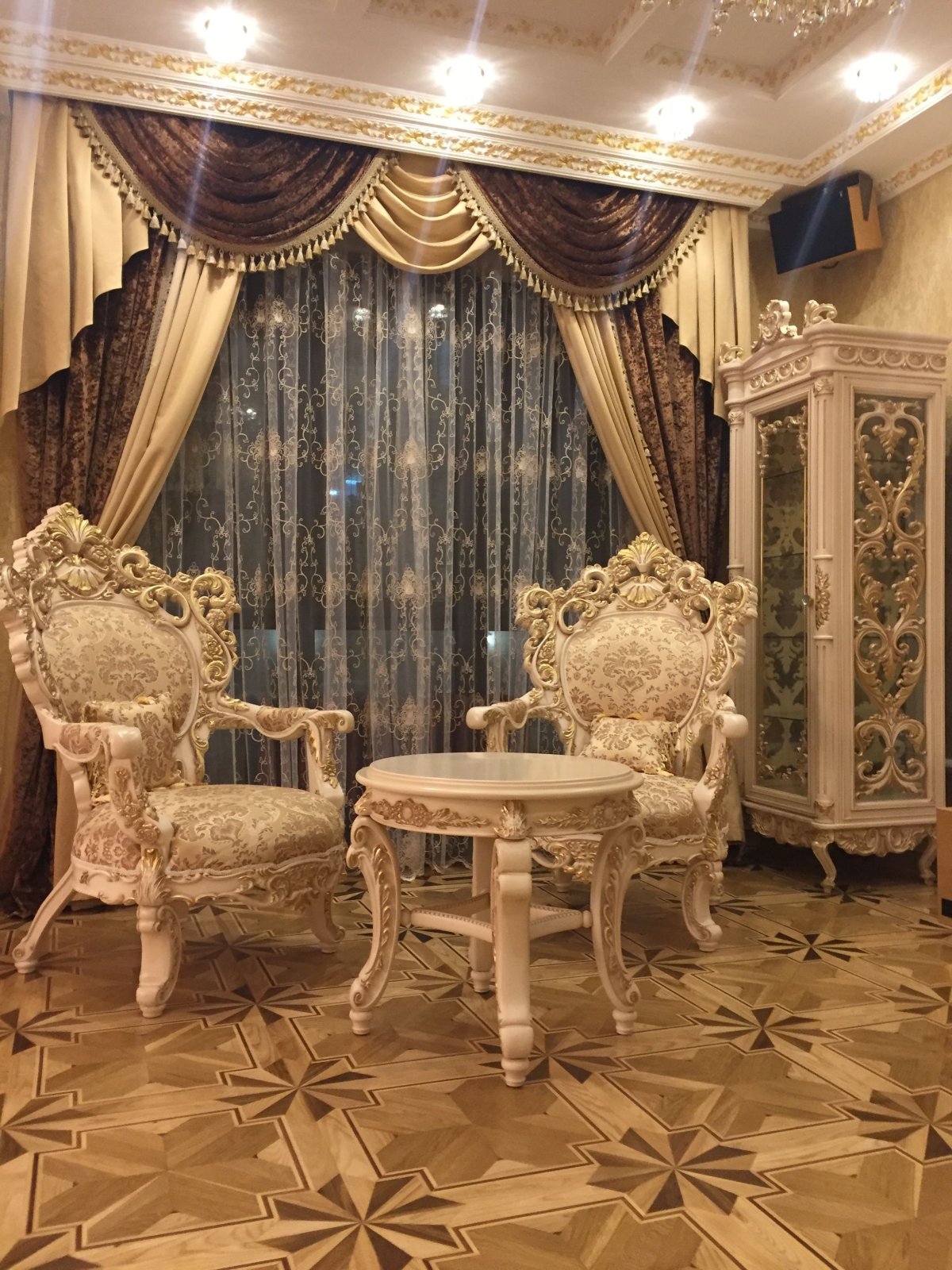Шторы в стиле Барокко для зала