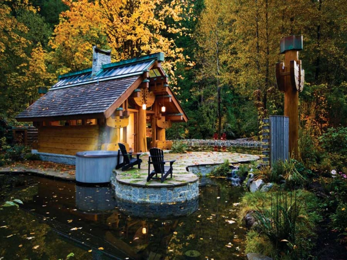 Сказочный дом из бревна