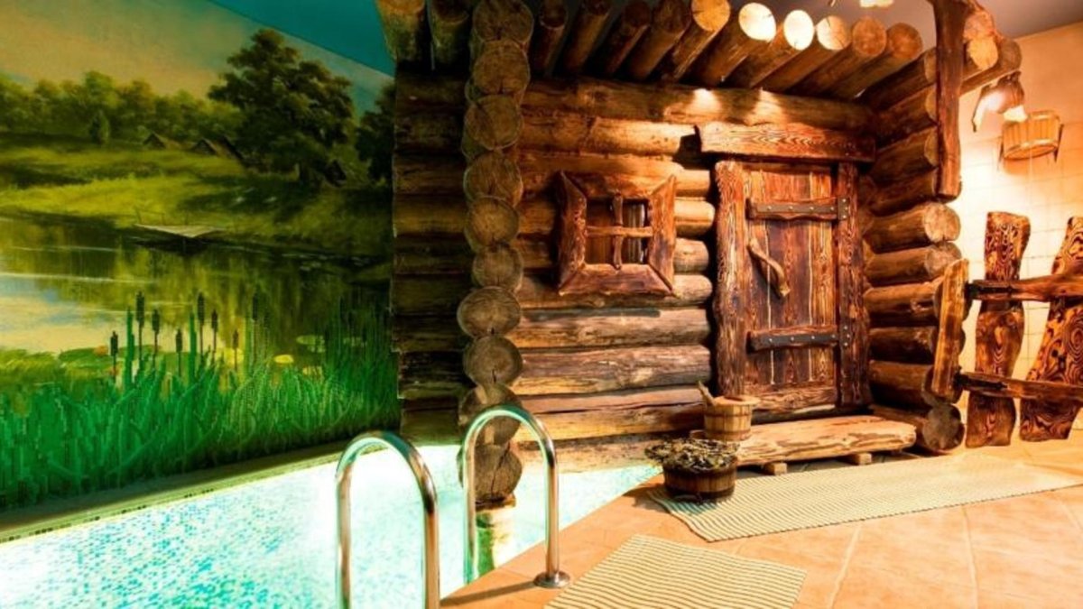 Интерьеер бане из бревна