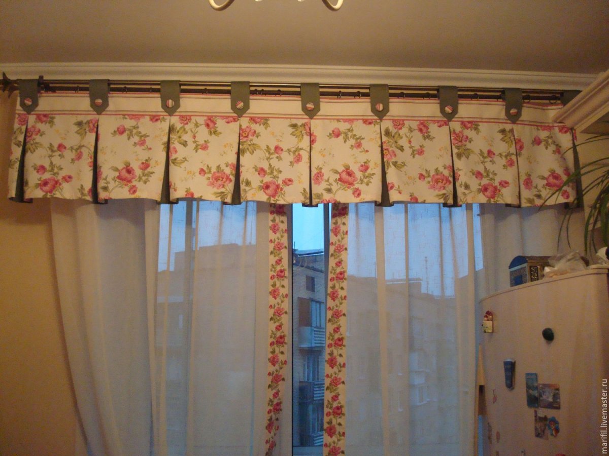 Шторки на кухню в стиле Кантри