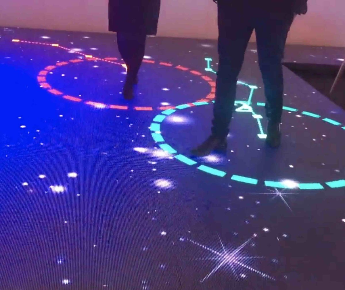 Интерактивный пол с подсветкой