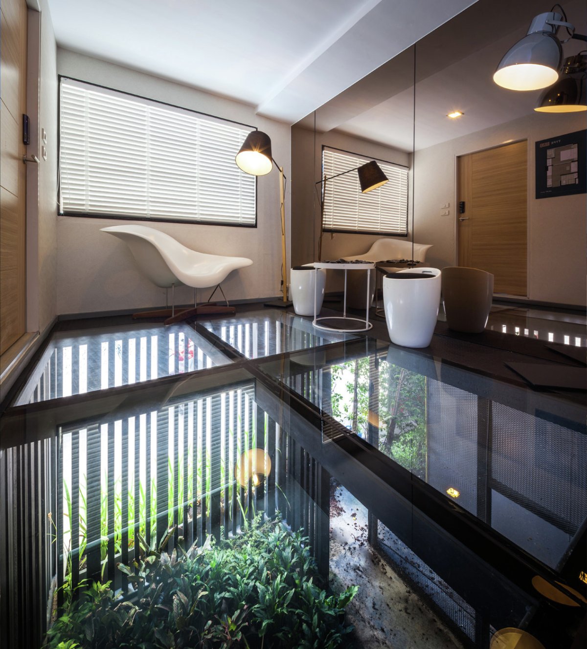 Стеклянный пол