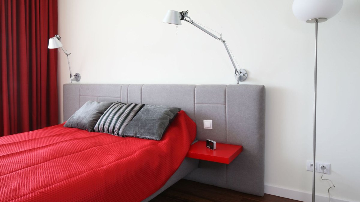 Розетки у прикроватных тумбочек