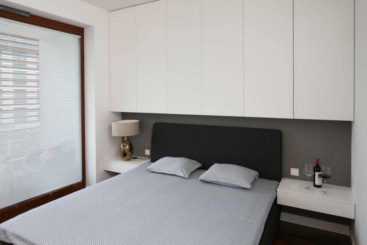 Телевизор в спальне