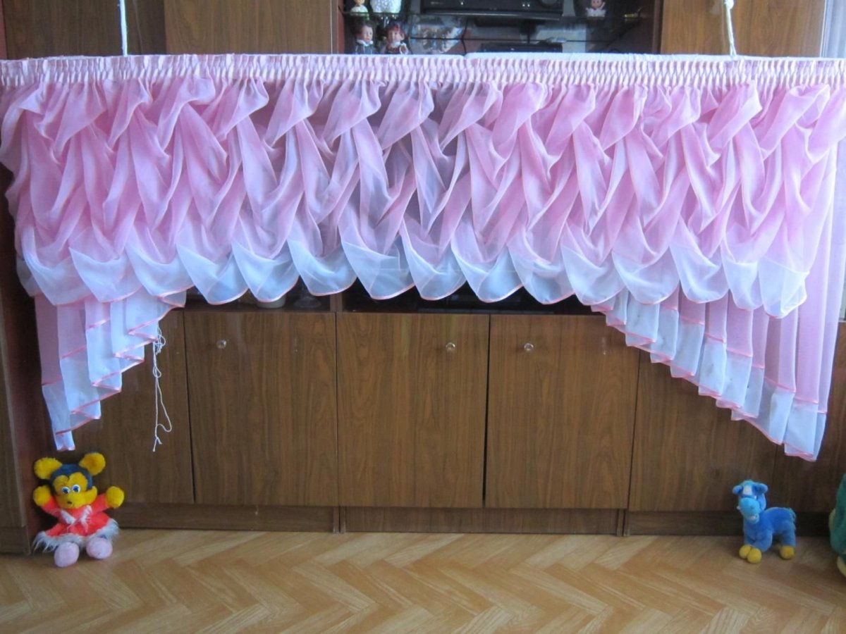 Ламбрекен буфы