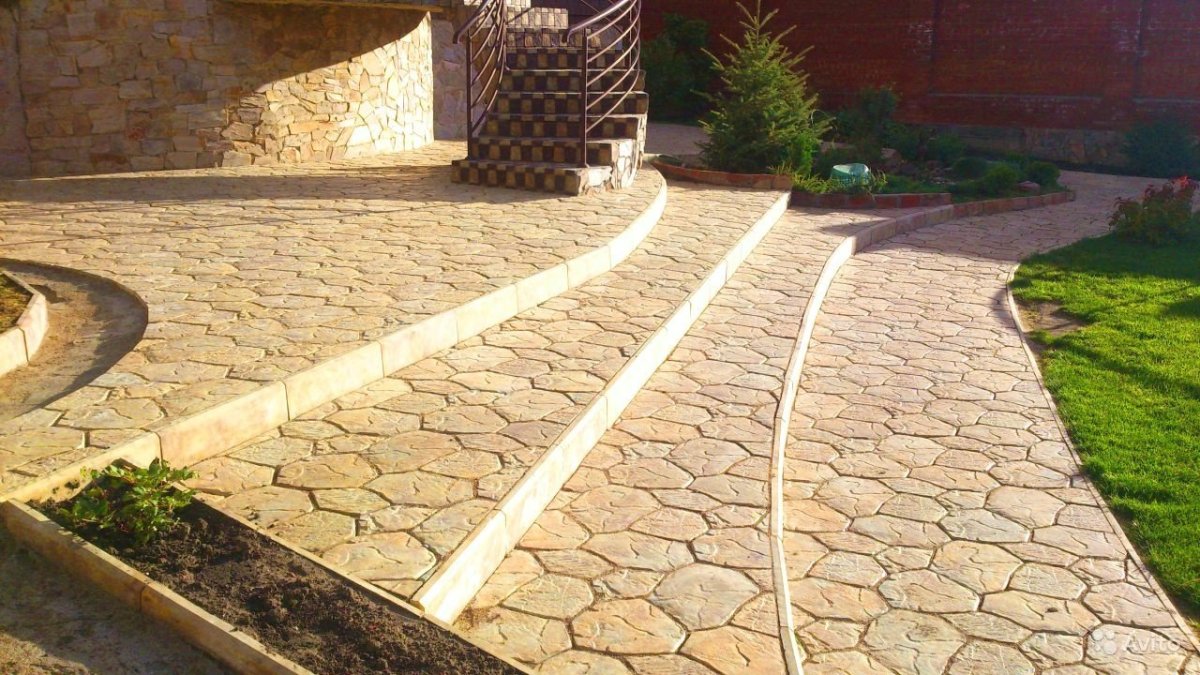 Дворовая плитка каменный цветок