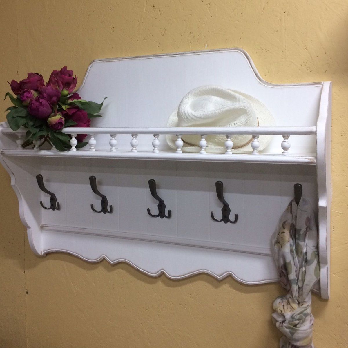 Настенная вешалка в стиле Прованс