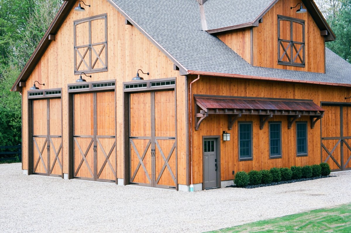 Сарай в альпийском стиле