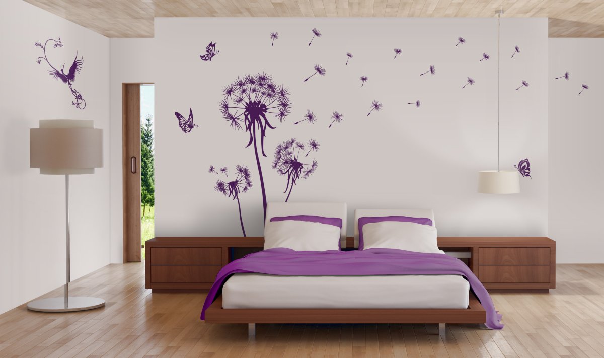 Одуванчики на стене