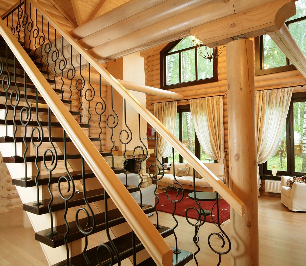 Лестница в середине комнаты