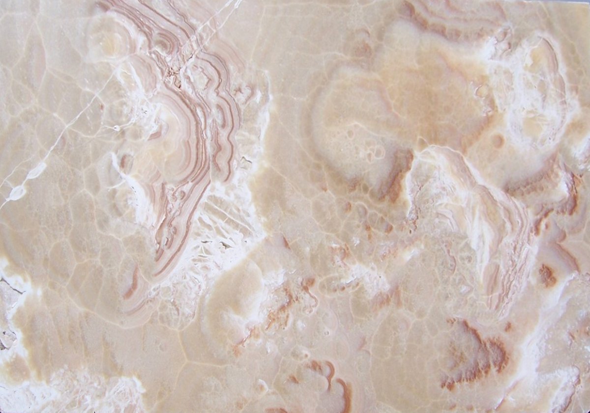 Мрамор с розовыми прожилками