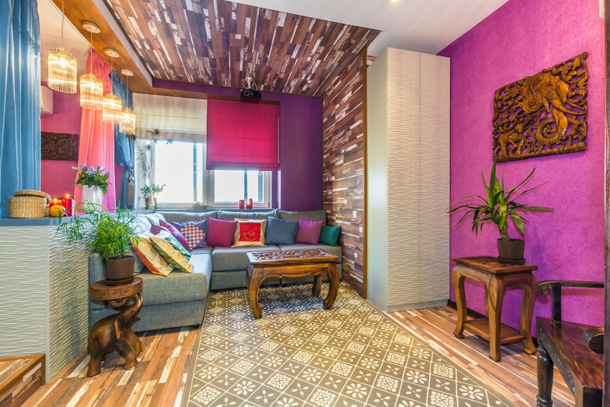 Яркие обои в спальню