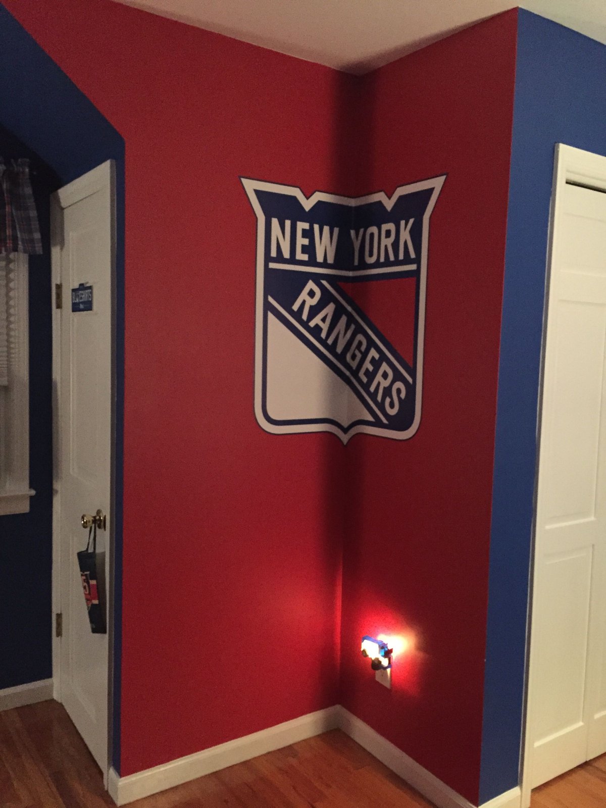 Крутая хоккейная комната