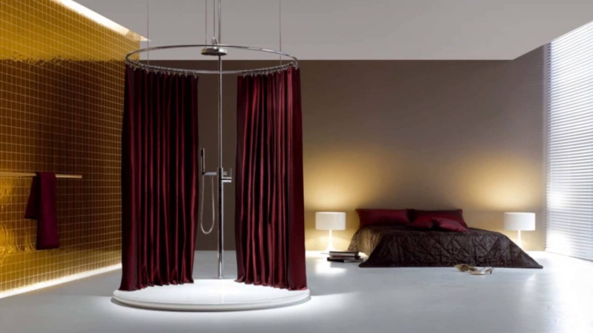 Душ в спальне