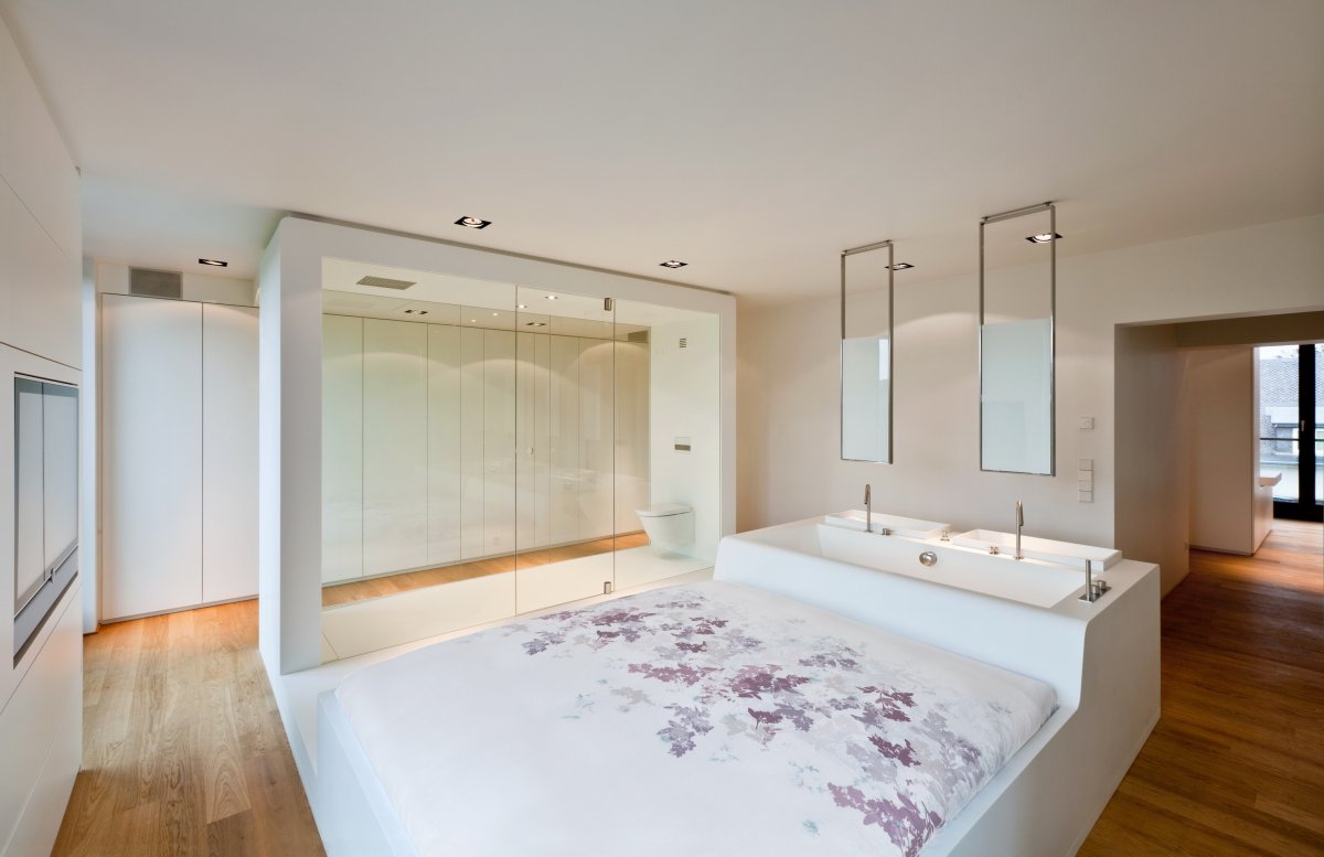 Ванная комната с душевой в классическом стиле