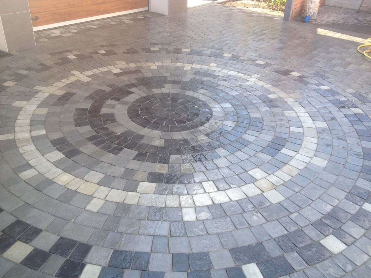 Вибролитая тротуарная плитка старый город