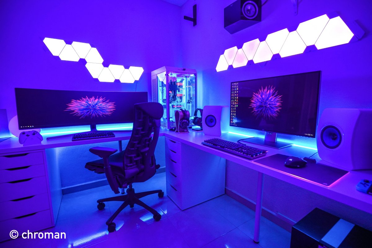 Неоновая комната геймера