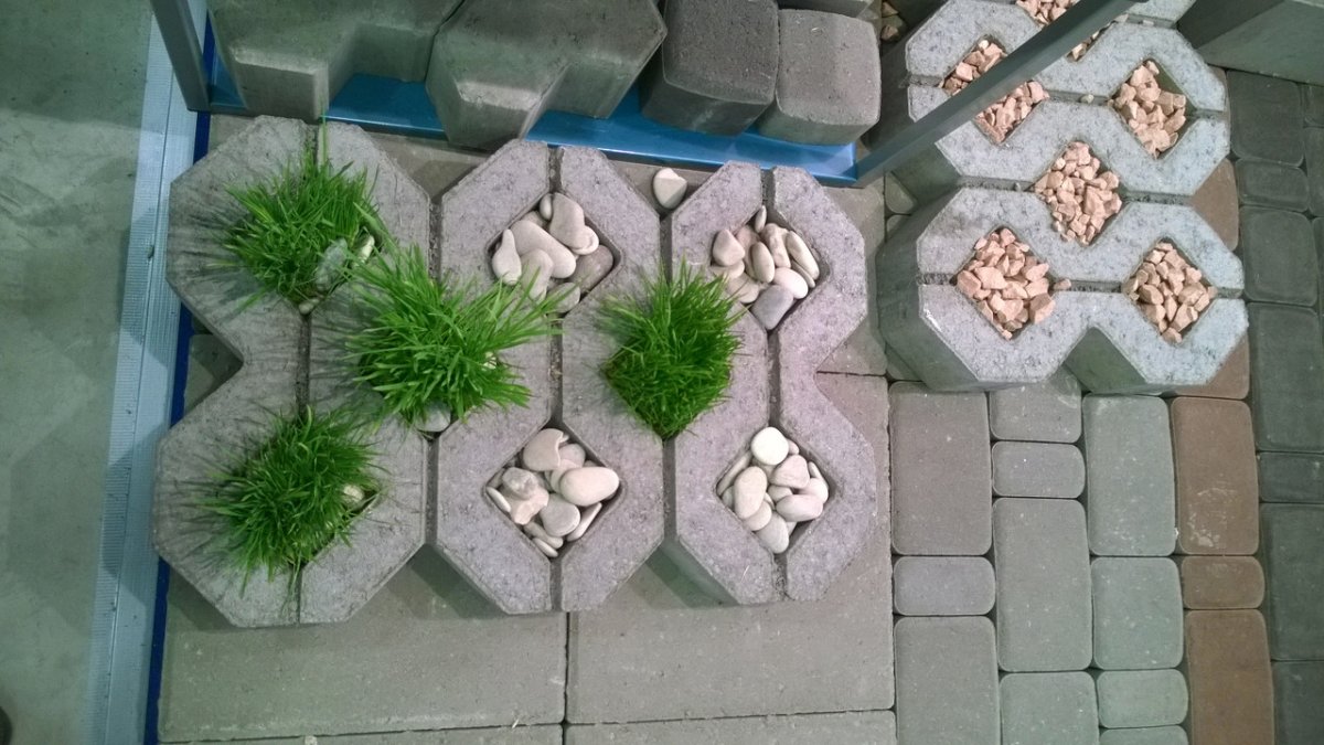 Бетонная газонная решетка травница