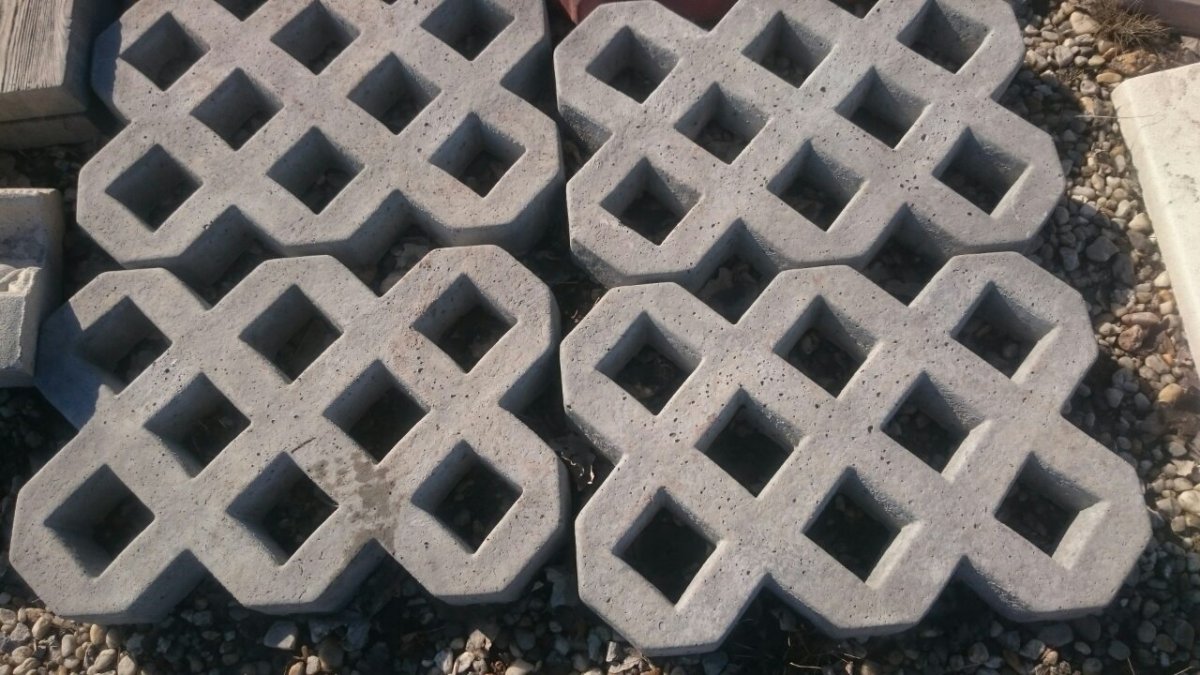 Бетонная газонная решетка травница