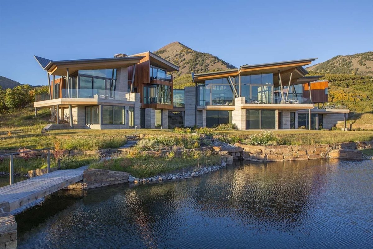 Дом у озера