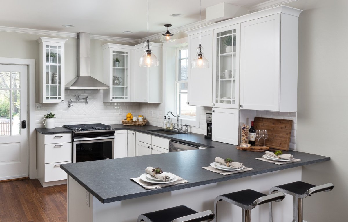 Кухни в классическом стиле в светлых тонах