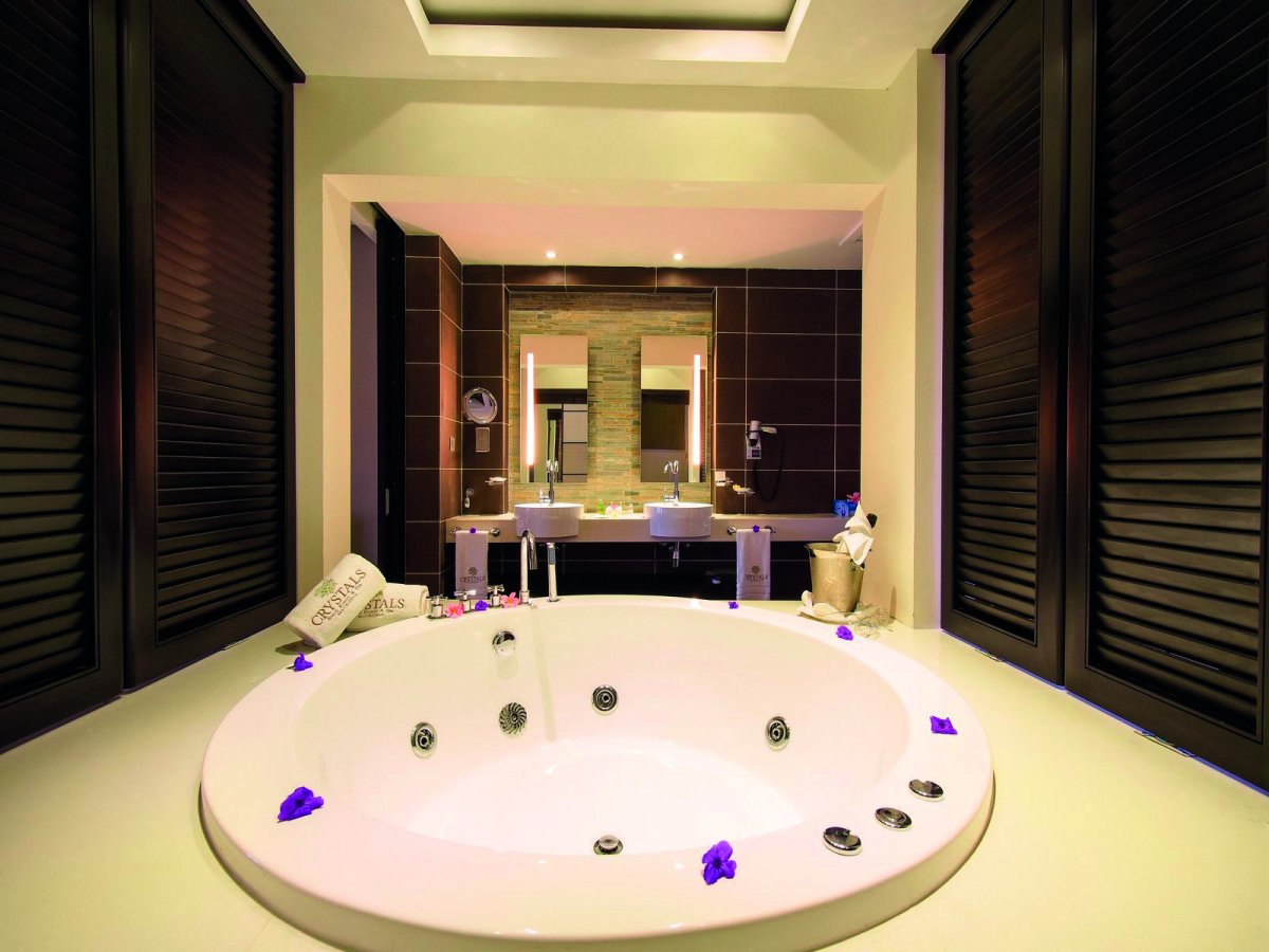 Студия с джакузи