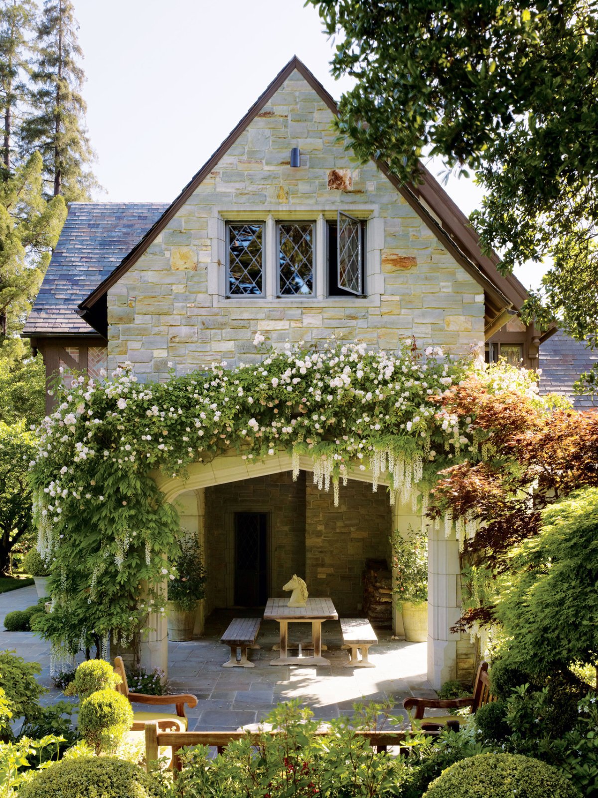 Французский Прованс сельский дворик