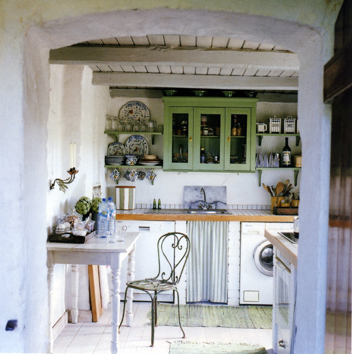 Оцилиндровочный дом в стиле Кантри и Прованс