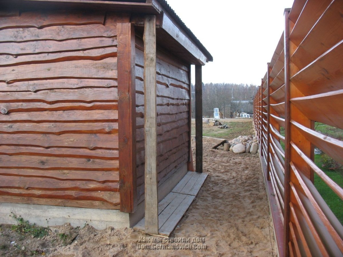 Хозблок из необрезной доски