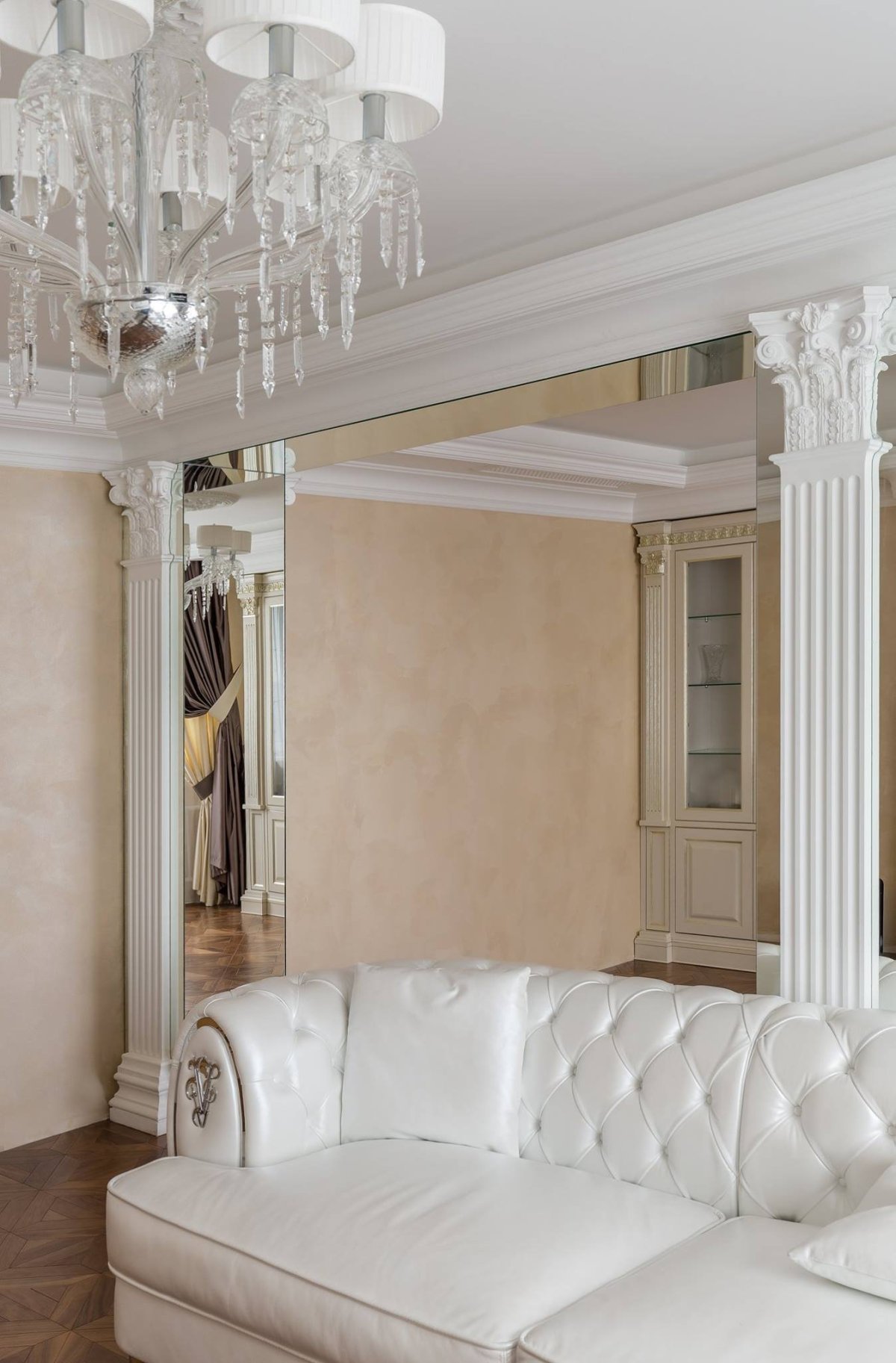 Колонны в современном интерьере