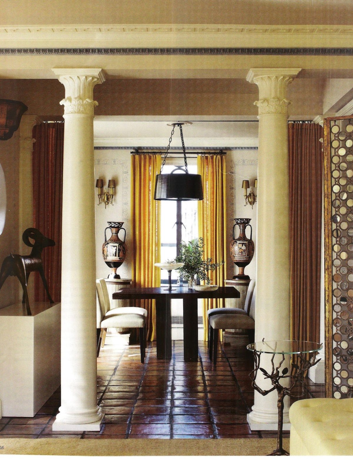 Лепнина в спальне в классическом стиле