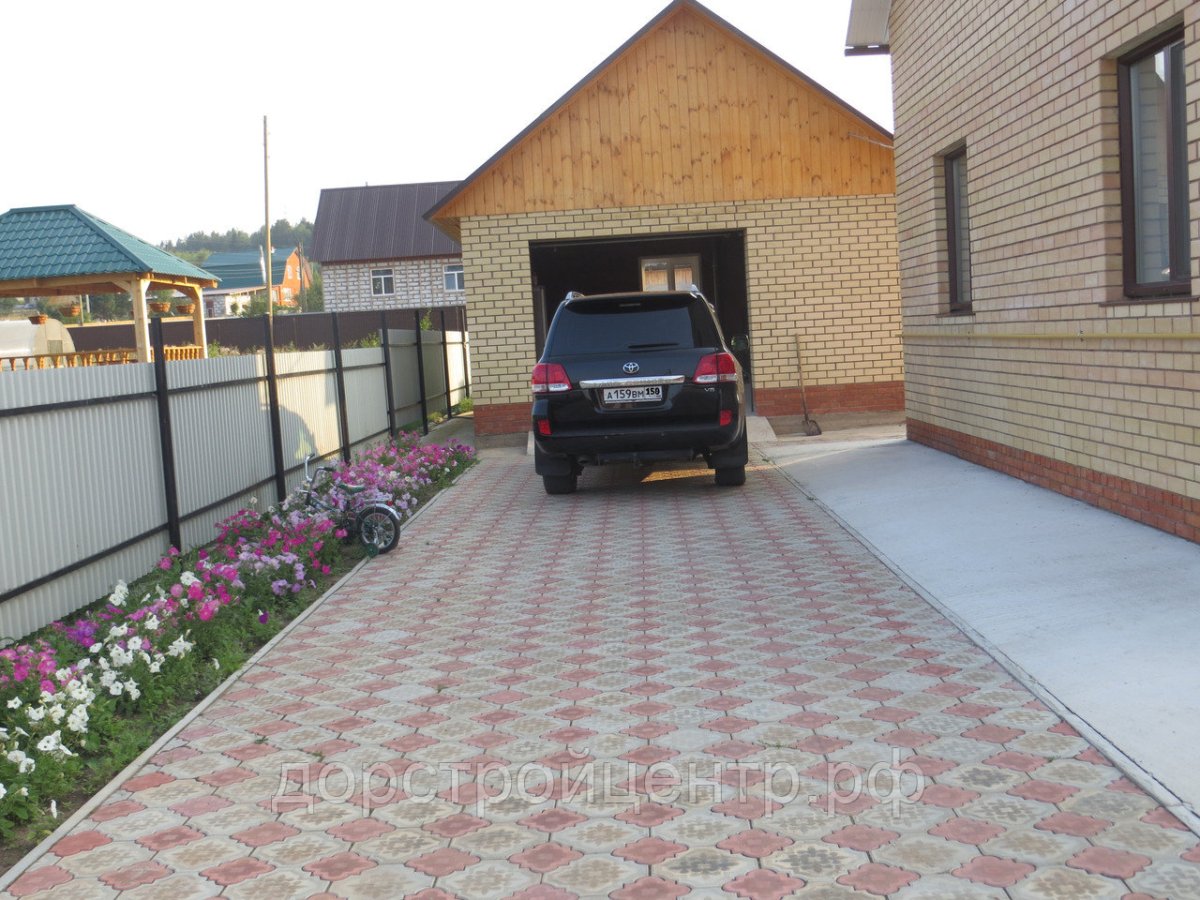 Тротуарная плитка перед воротами