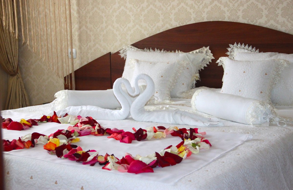 Кровать для новобрачных