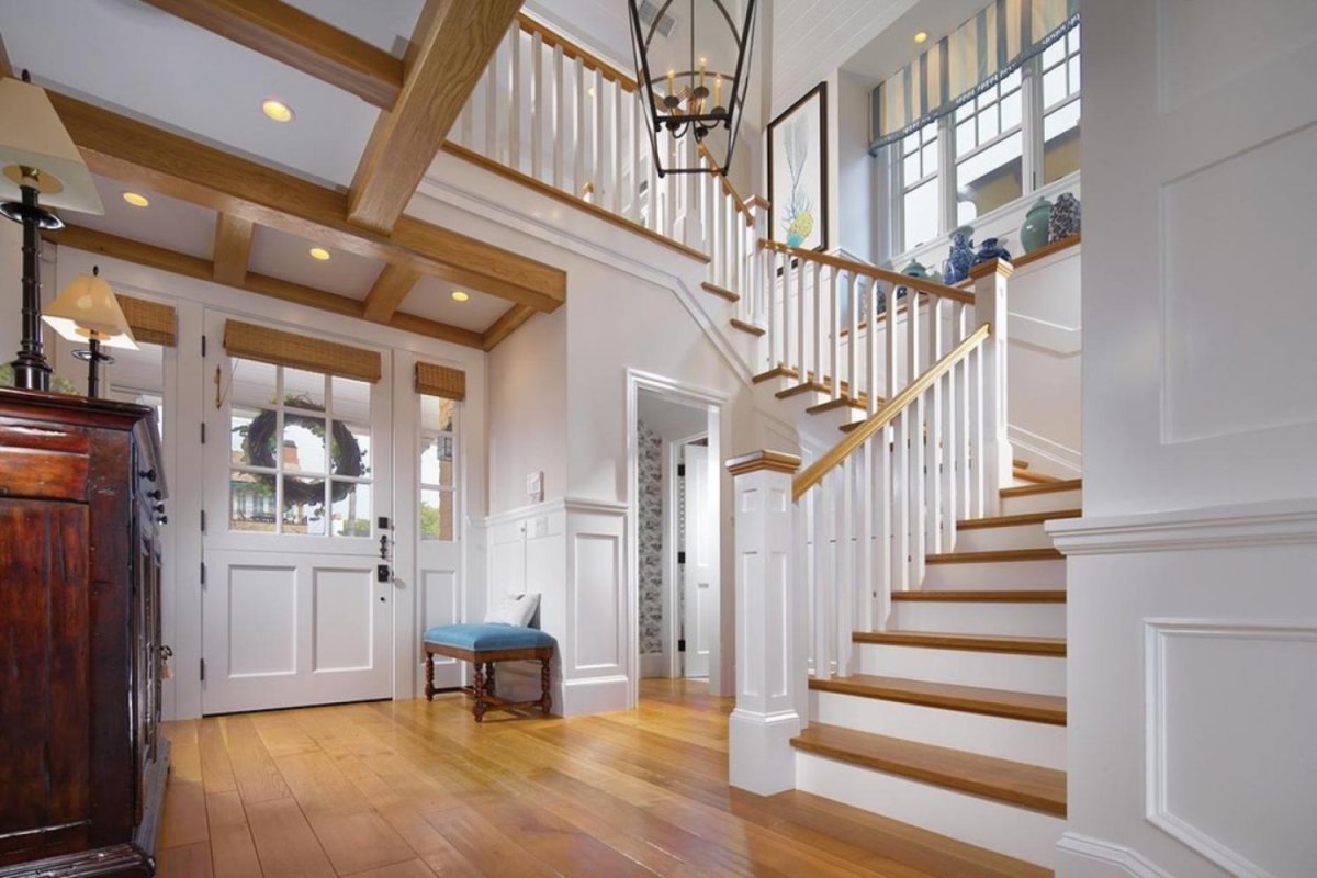 Кухня-гостиная в доме с выходом на террасу