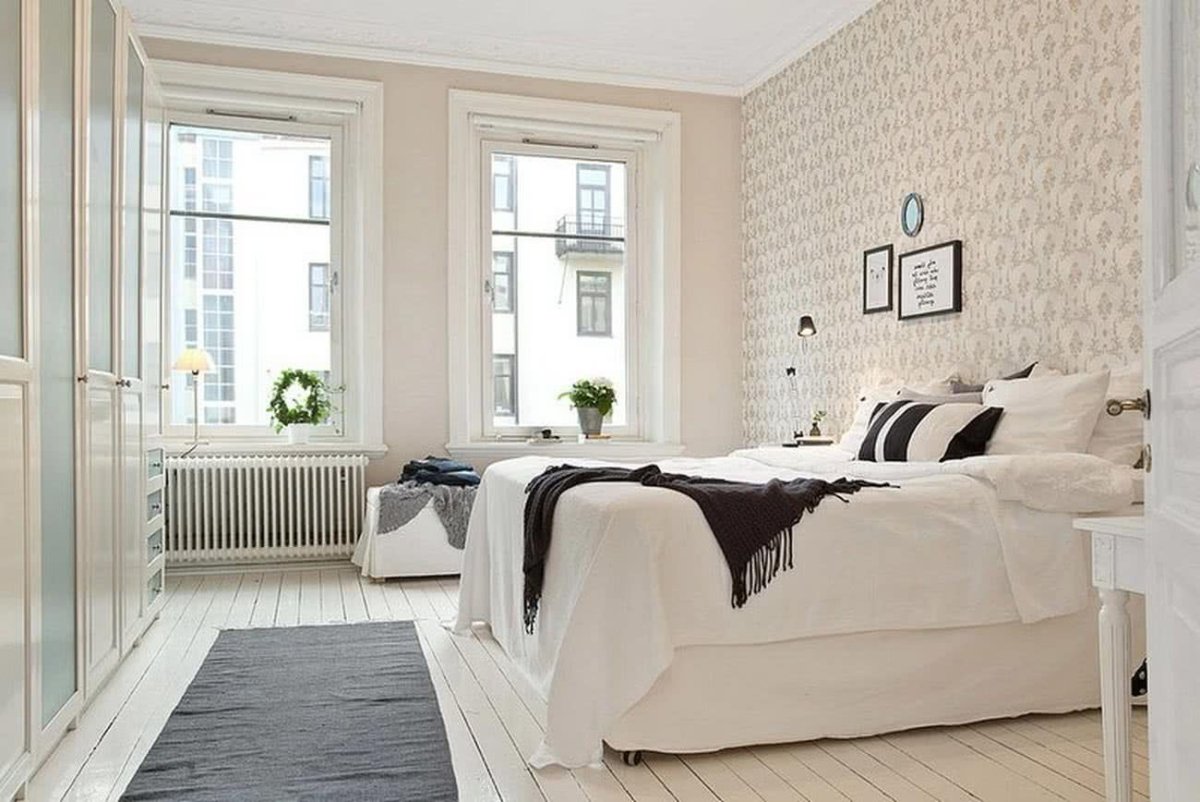 Интерьер над кроватью в спальне