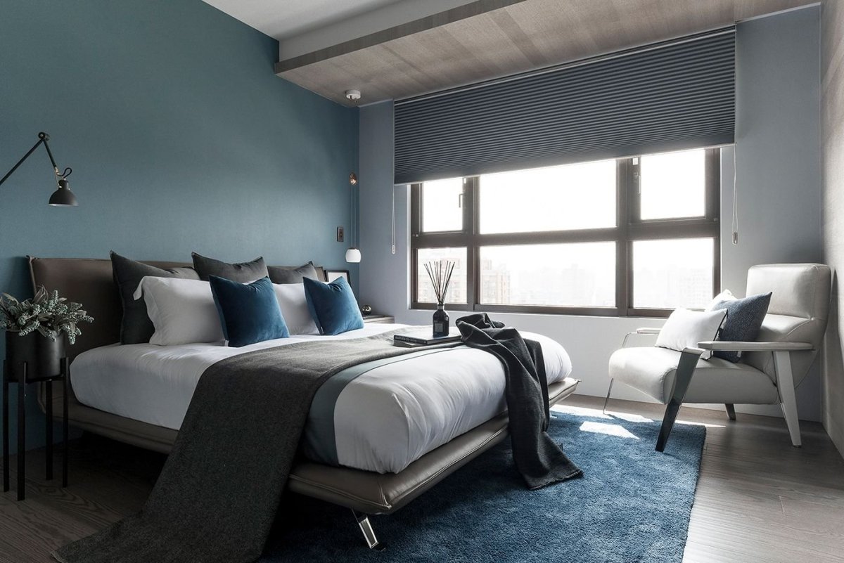 Сине серая спальня