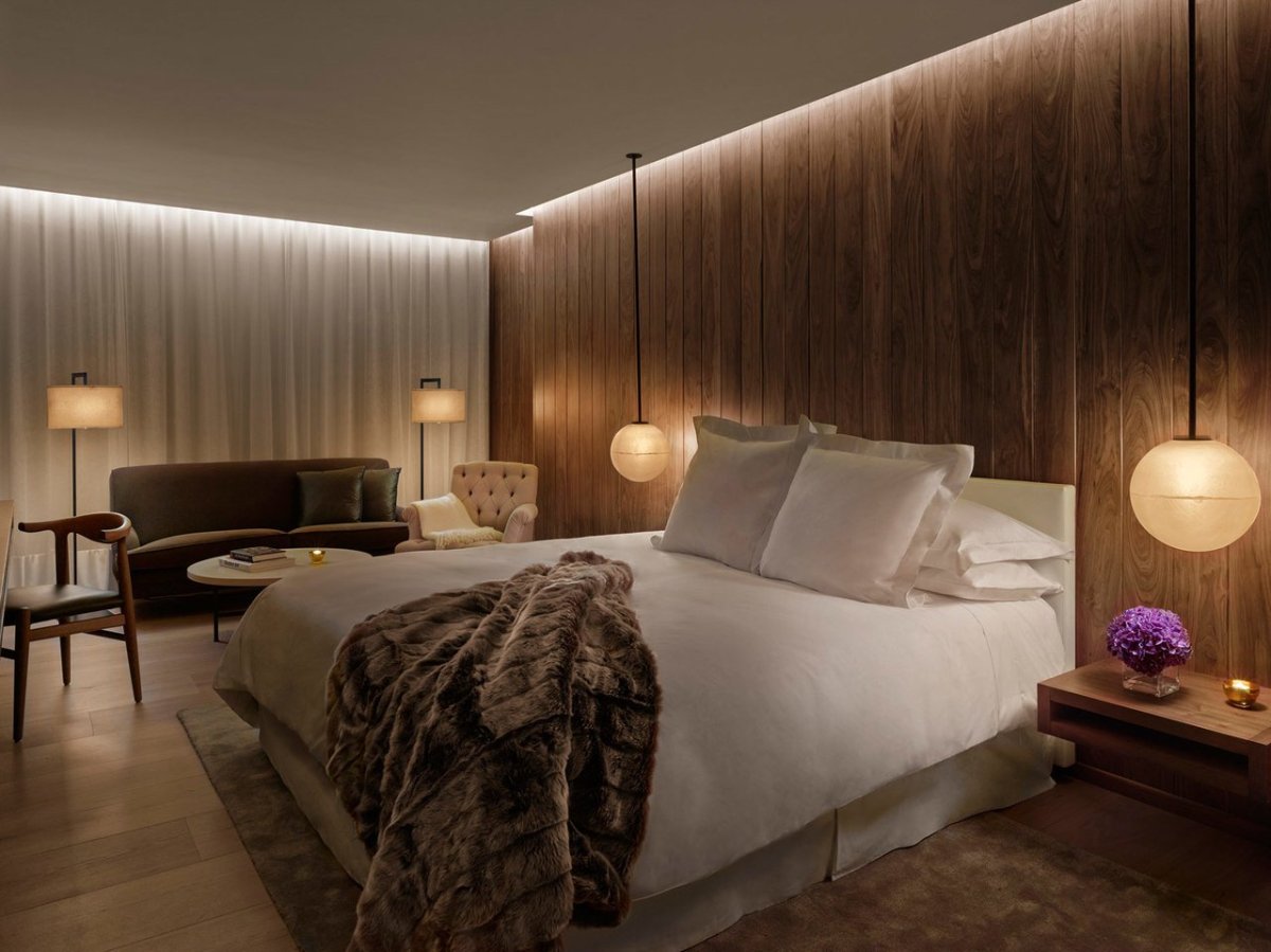 Точечный свет в спальне