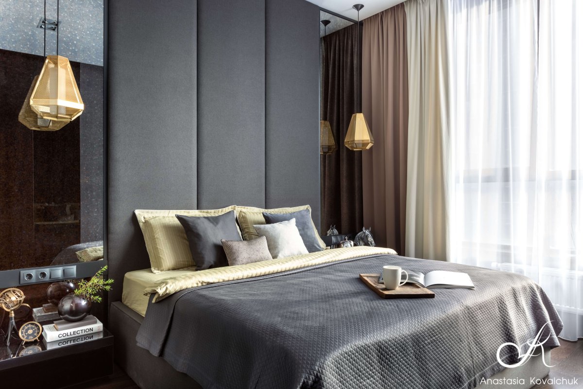 Зеленая кровать в интерьере тауп