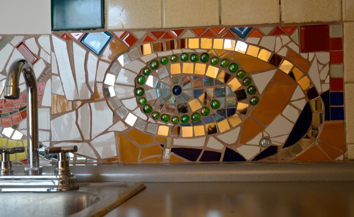 Тренкадис мозаика из осколков керамики