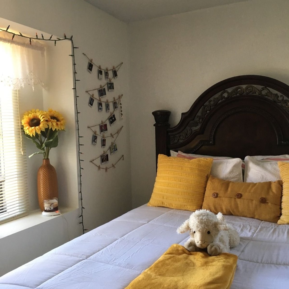 Уютная спальня для женщины